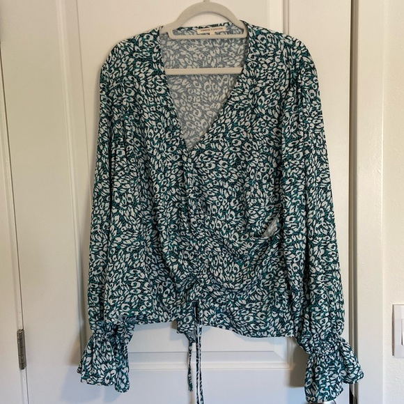 3X Standards and Practices wrap top in green and white with long sleeves - Picture 1 of 3